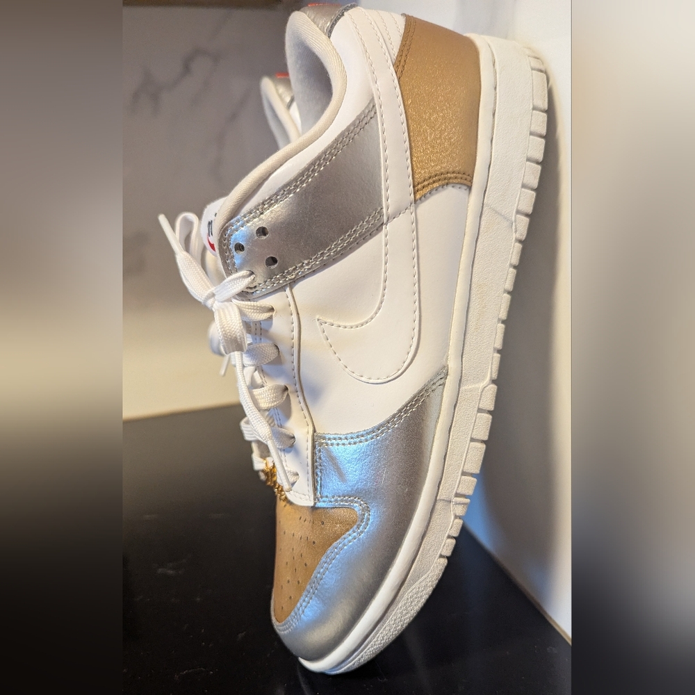 Nike Dunk Low Heirloom White/Silver/Gold Women's Sneakers Size 9.5 MSRP $120 - Picture 8 of 12